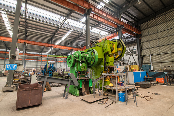 新密网架配件-锥头加工车间